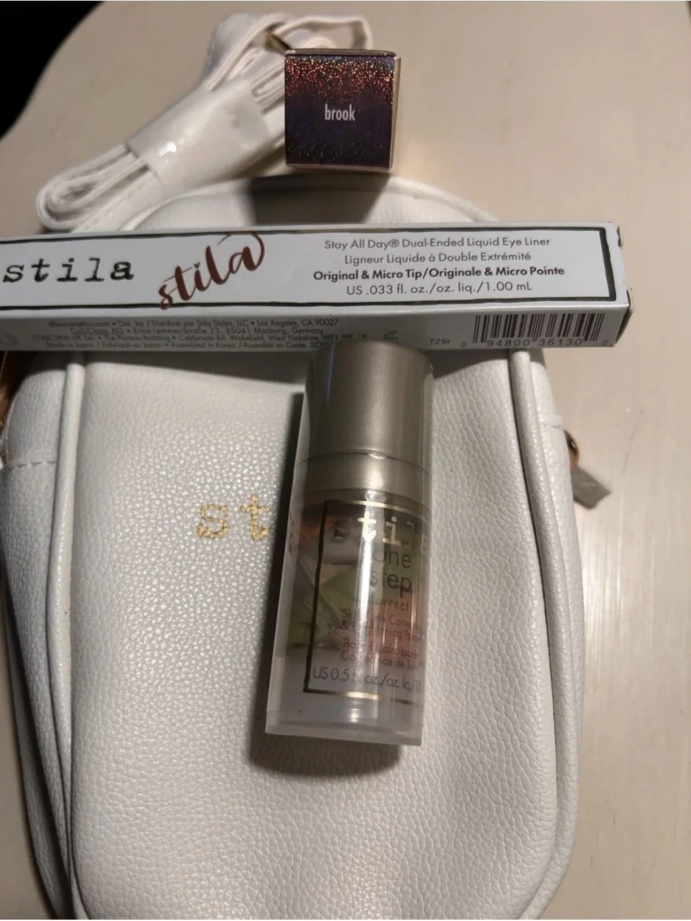 Stila bundle -color corrector, brook eyeshadow, eyeliner-black/ pouch